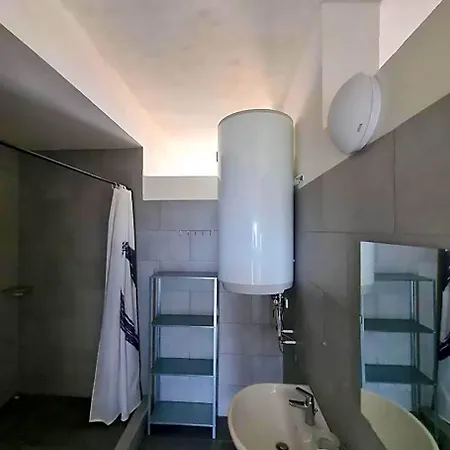 Global Hotel *